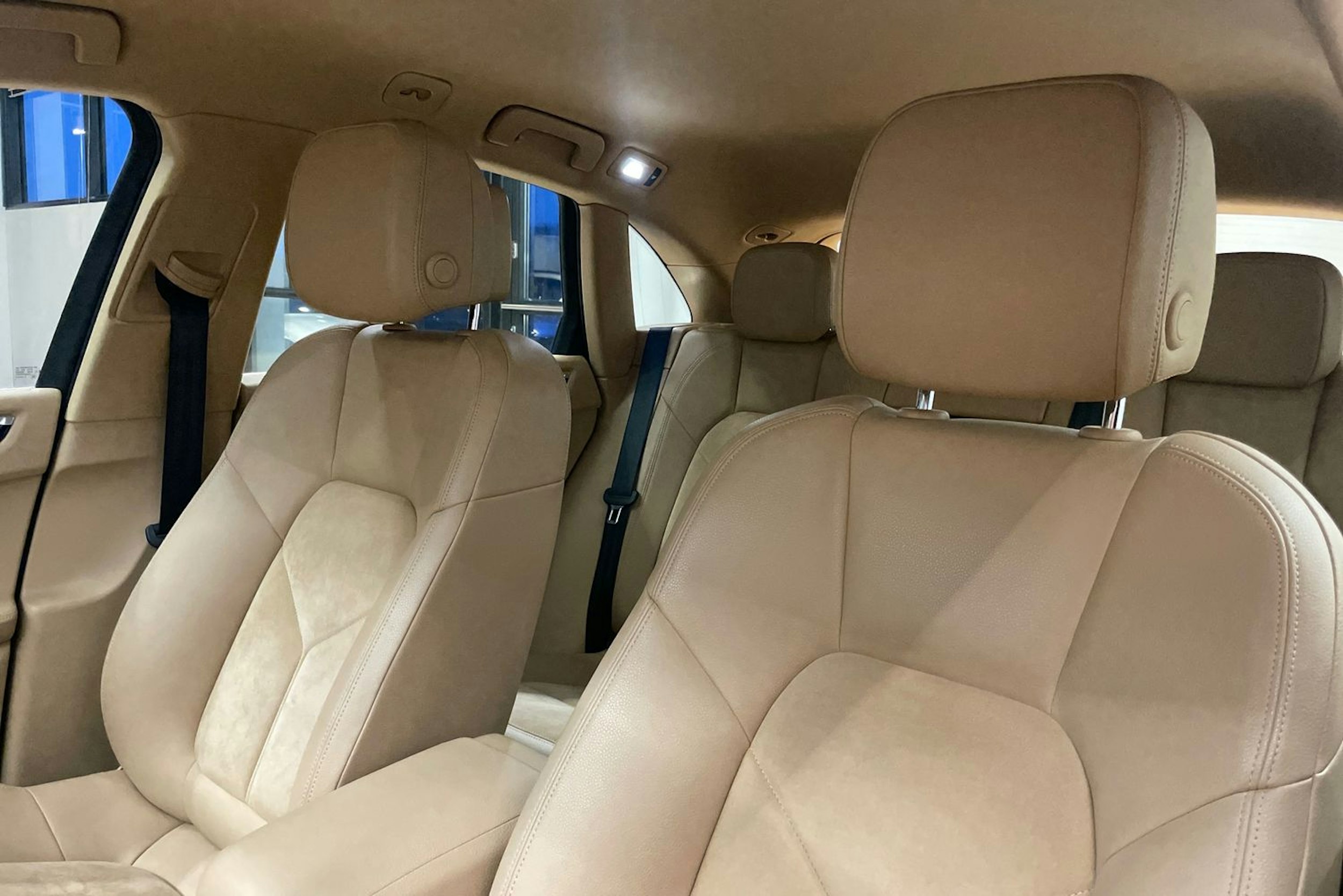 valkoinen Porsche Macan 2015 kuva 24.