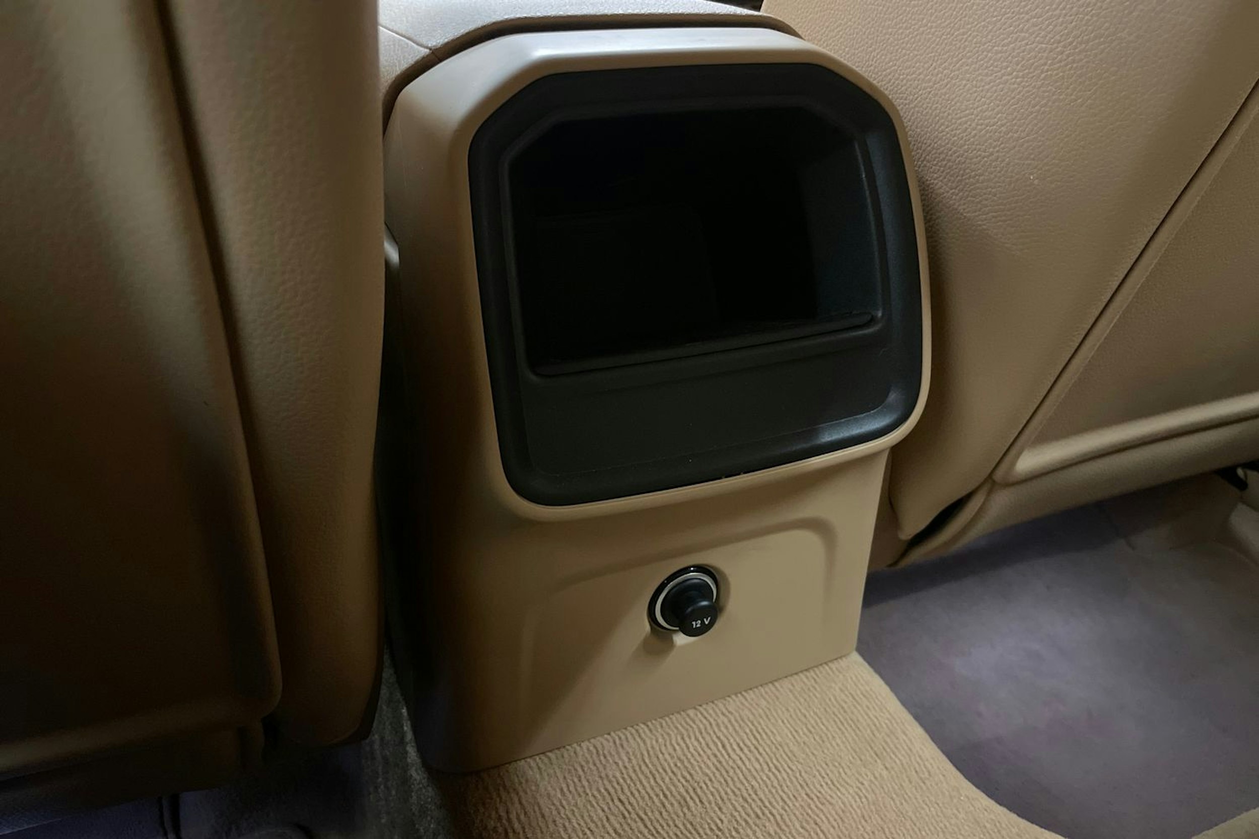 valkoinen Porsche Macan 2015 kuva 26.