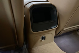 valkoinen Porsche Macan 2015 kuva 26.