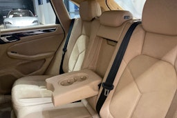 valkoinen Porsche Macan 2015 kuva 27.