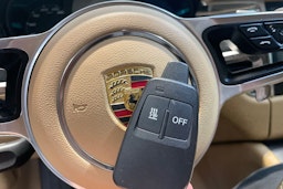 valkoinen Porsche Macan 2015 kuva 30.