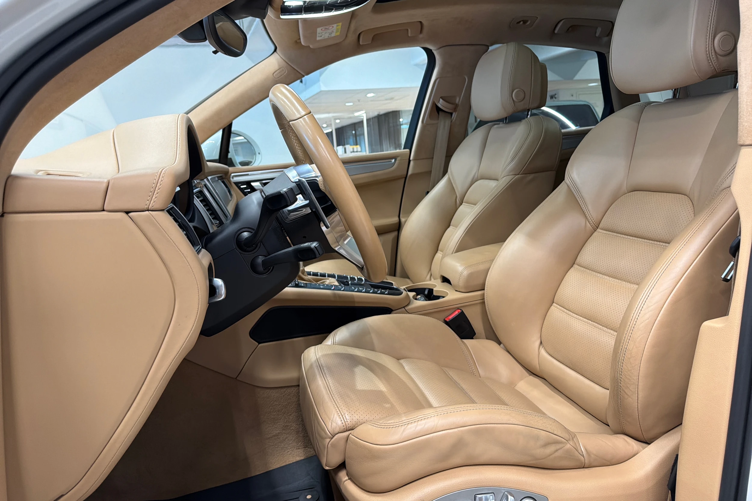 valkoinen Porsche Macan 2014 kuva 9.