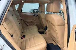 valkoinen Porsche Macan 2014 kuva 11.