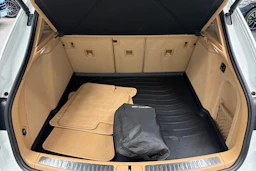 valkoinen Porsche Macan 2014 kuva 13.