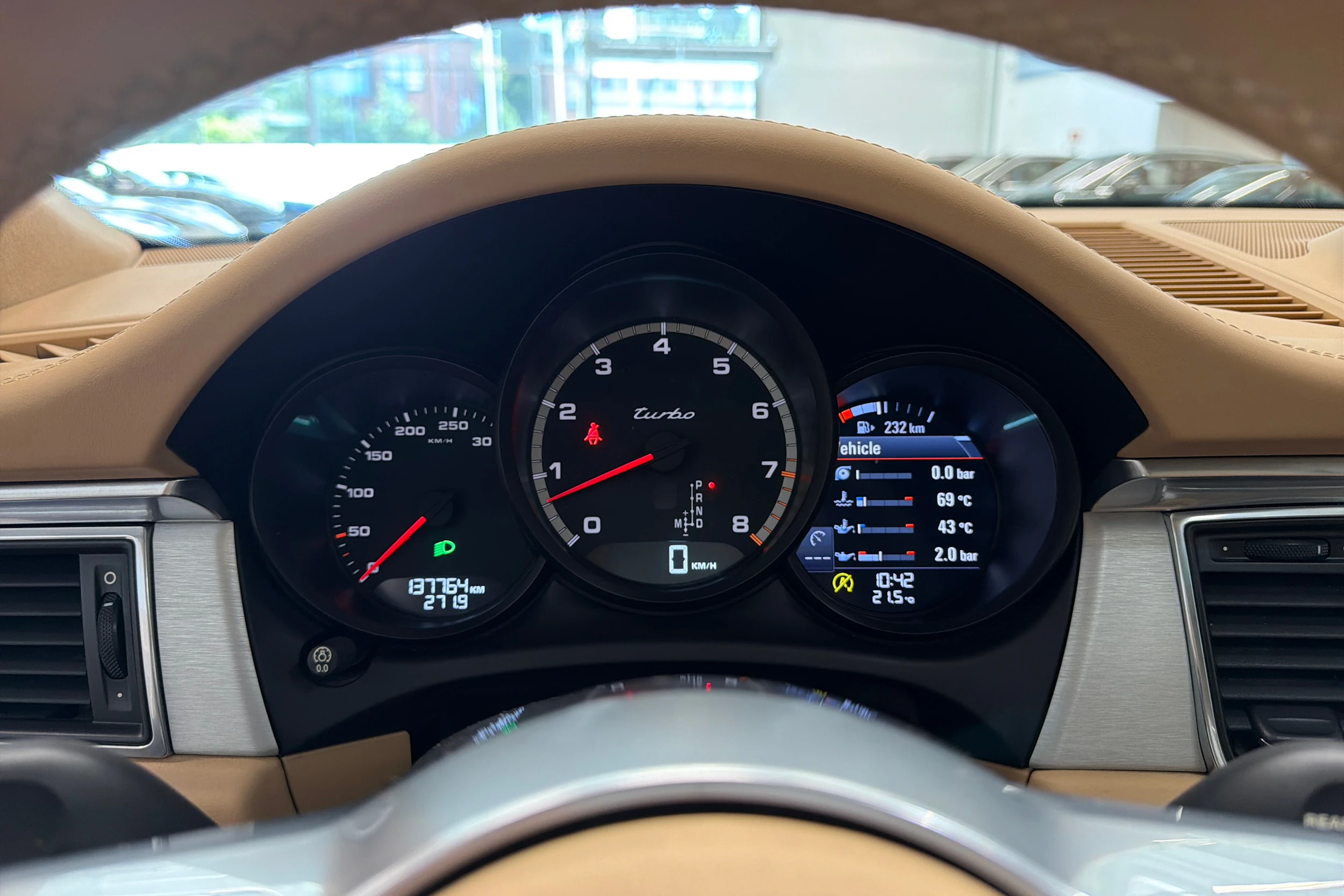 valkoinen Porsche Macan 2014 kuva 18.