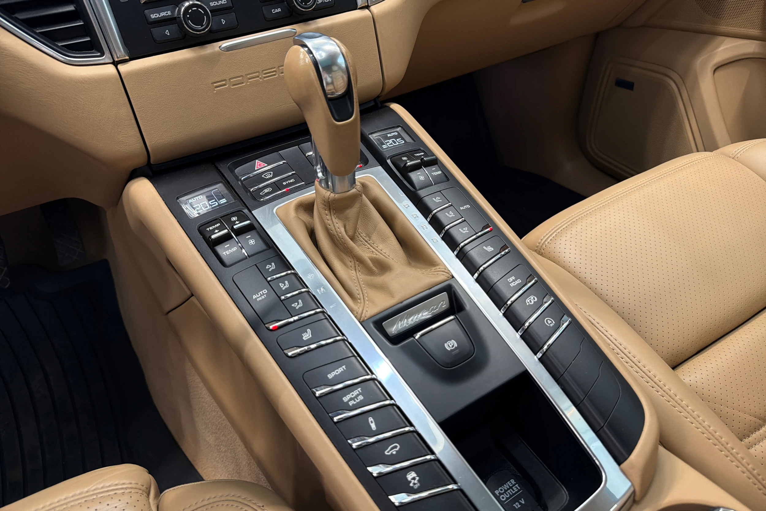 valkoinen Porsche Macan 2014 kuva 19.