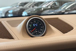 valkoinen Porsche Macan 2014 kuva 21.