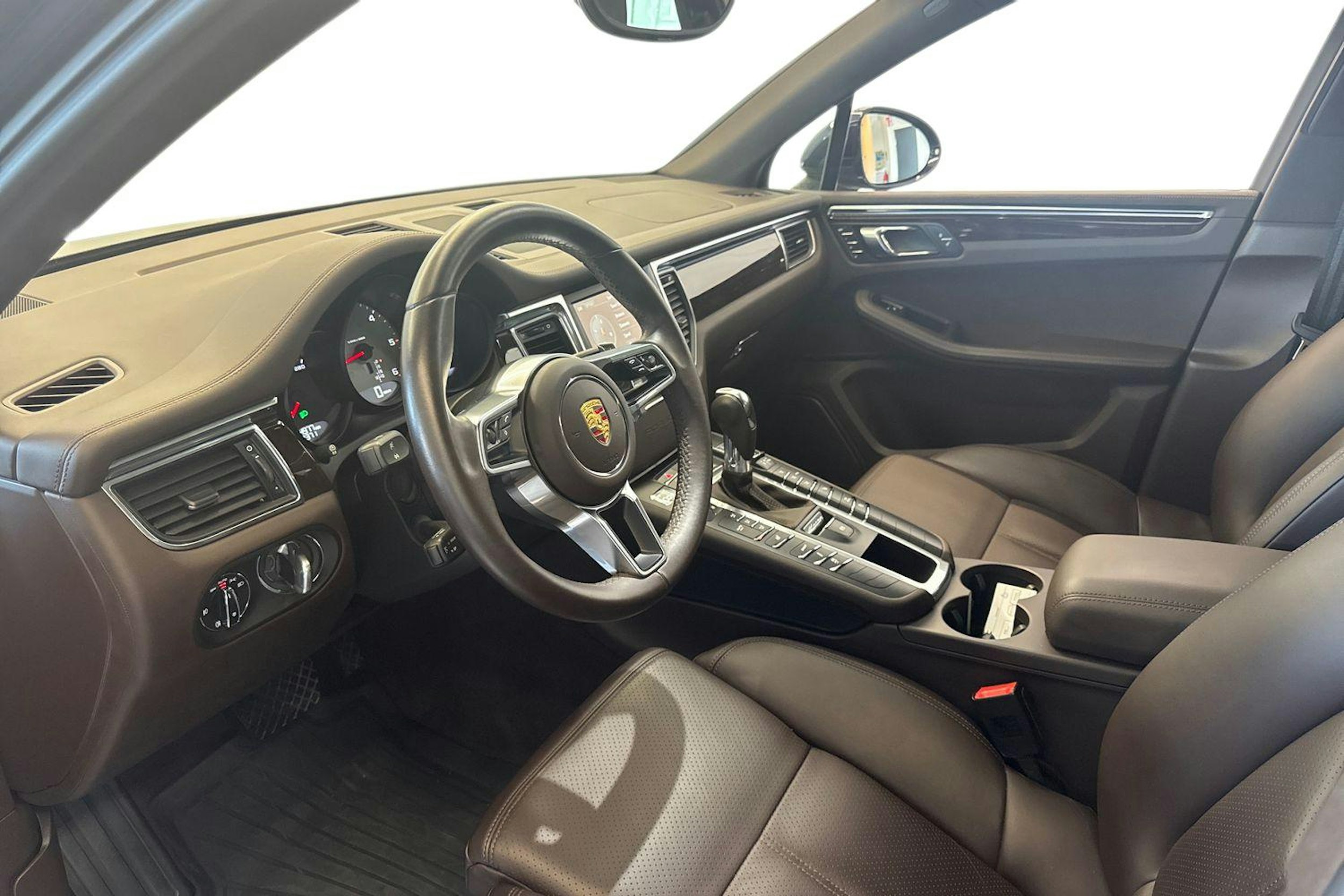 Sininen Porsche Macan 2015 kuva 6.