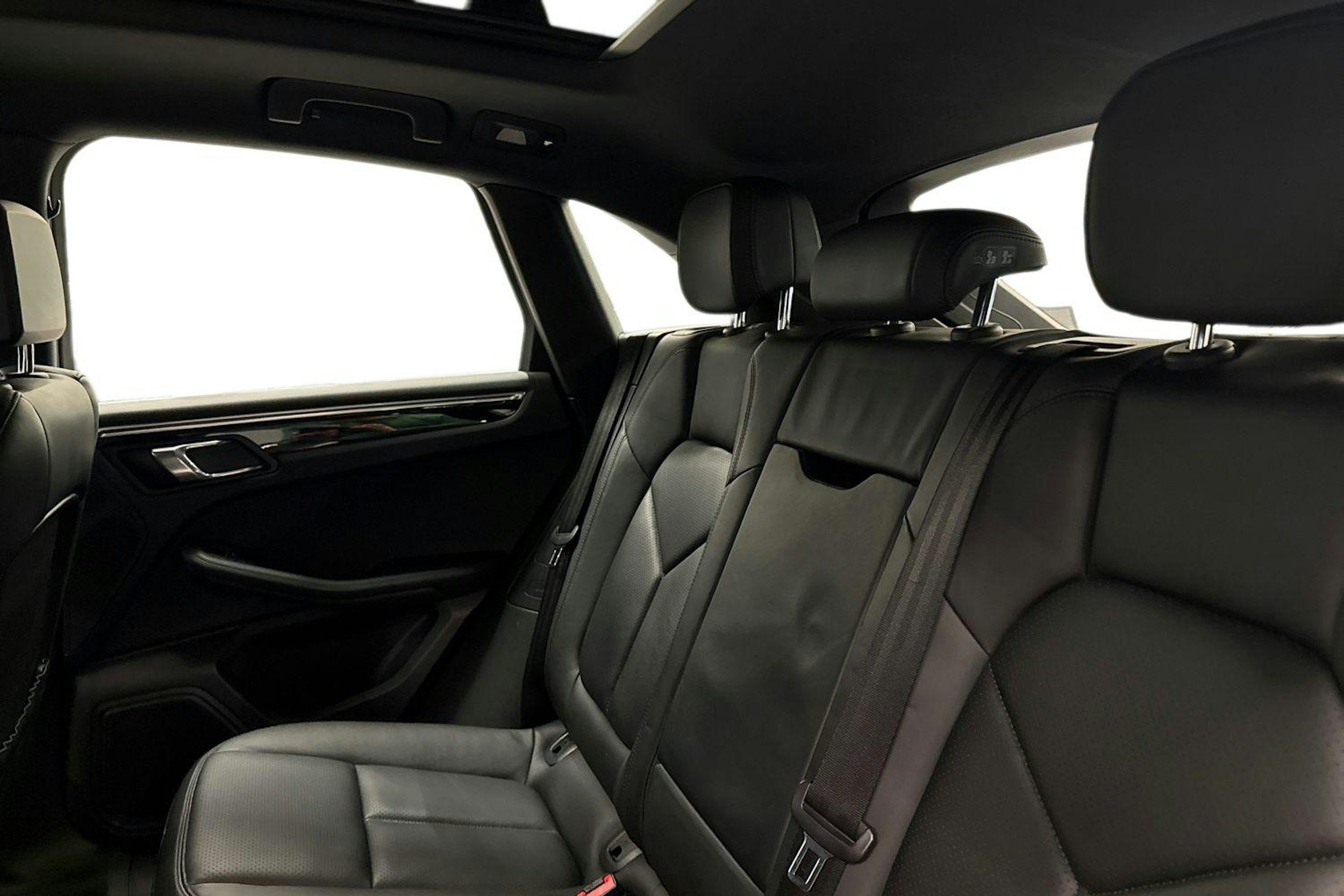 Ruskea (beige) Porsche MACAN 2015 kuva 8.