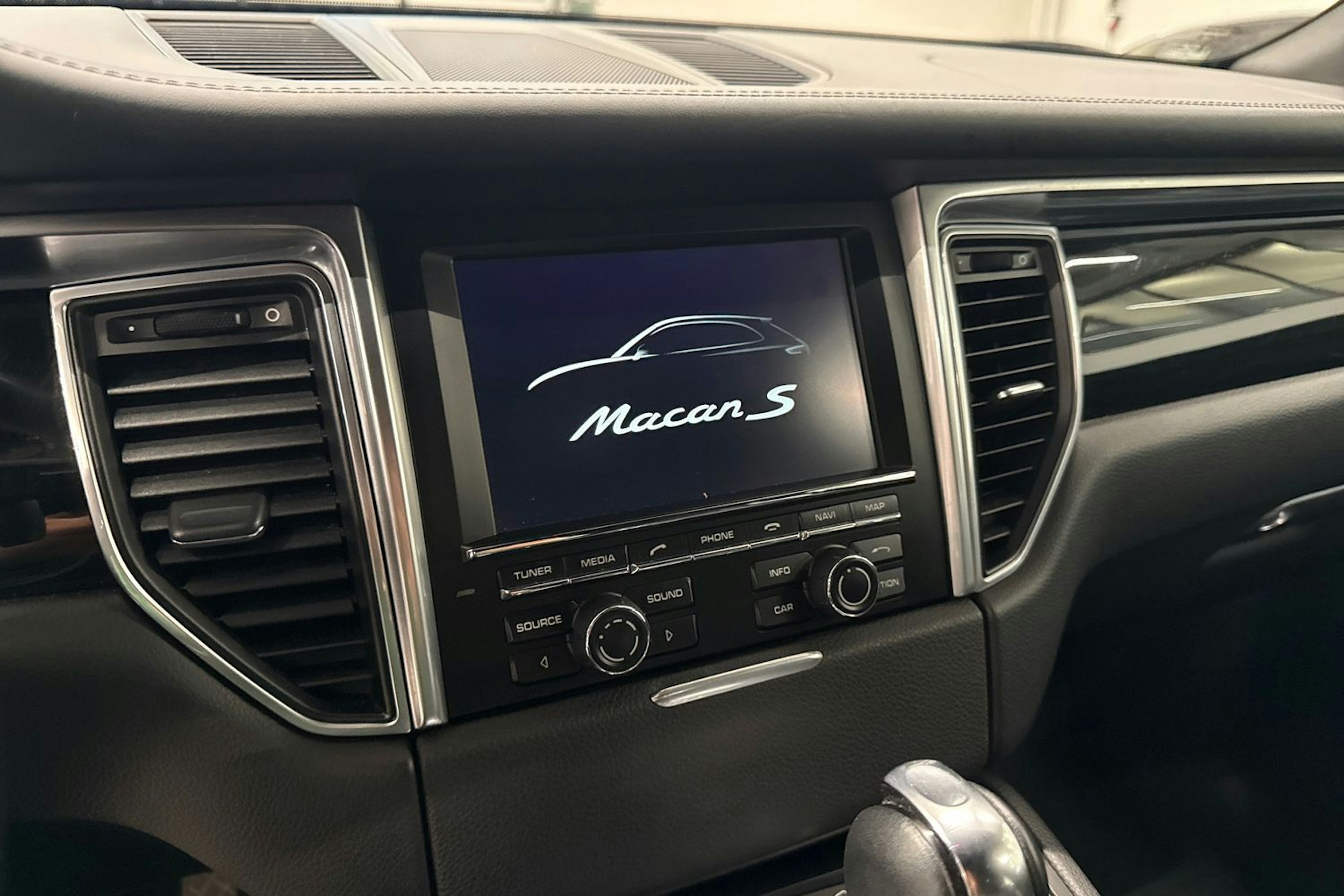 Ruskea (beige) Porsche MACAN 2015 kuva 13.