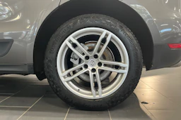 met. harmaa Porsche Macan 2015 kuva 10.
