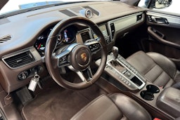 Musta Porsche Macan 2015 kuva 6.