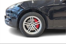 Musta Porsche Macan 2015 kuva 9.