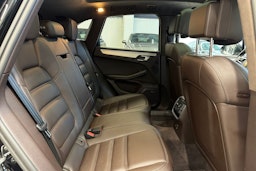 Musta Porsche Macan 2015 kuva 12.