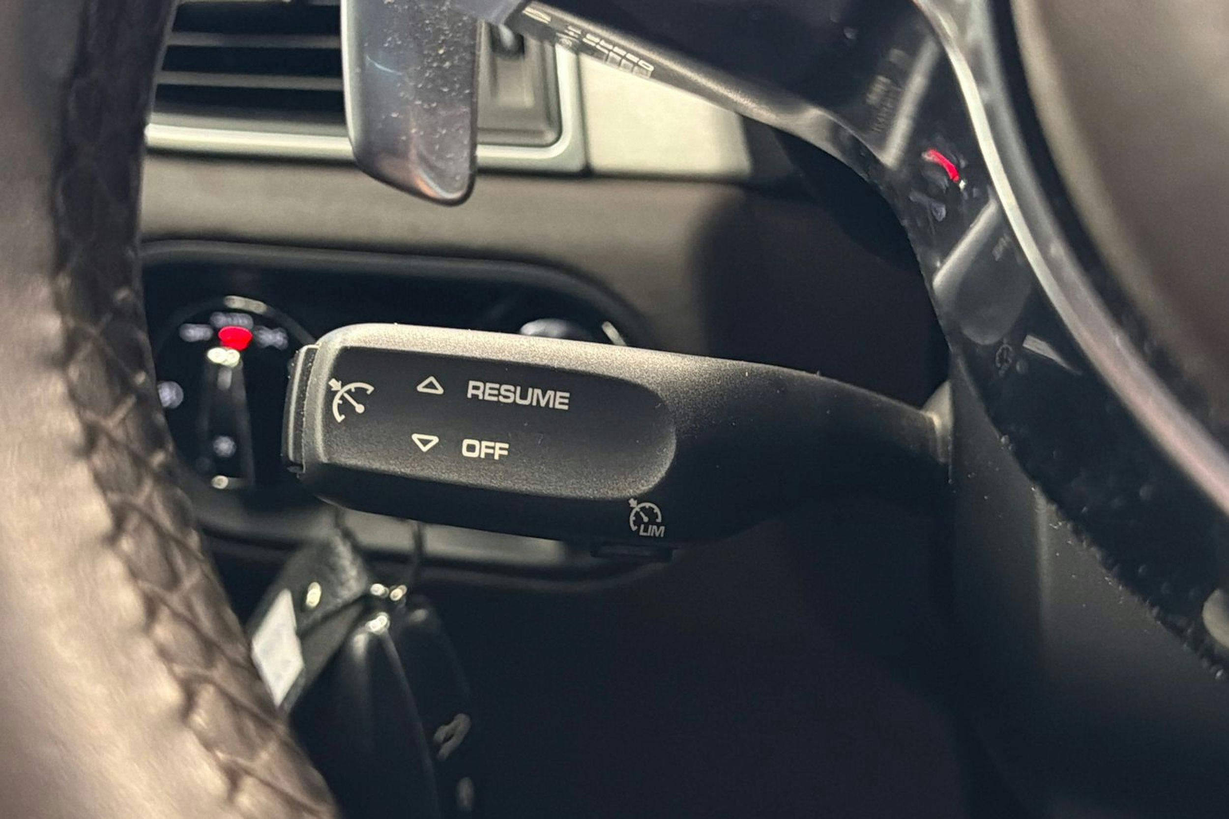 Musta Porsche Macan 2015 kuva 27.