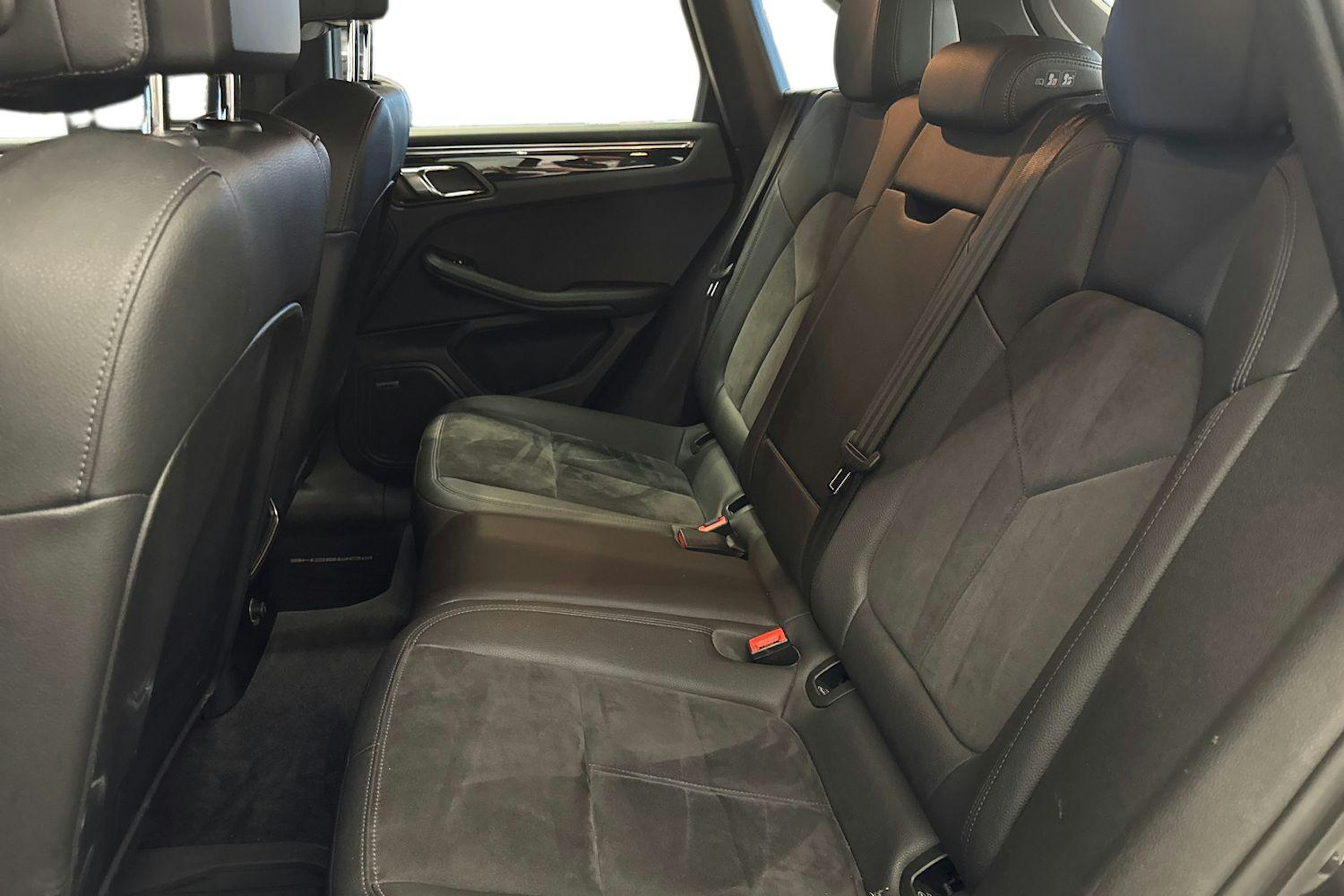 Harmaa Porsche Macan 2015 kuva 8.