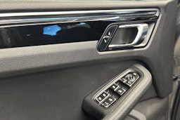 Harmaa Porsche Macan 2015 kuva 10.