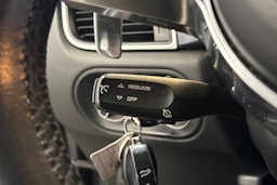 Harmaa Porsche Macan 2015 kuva 13.