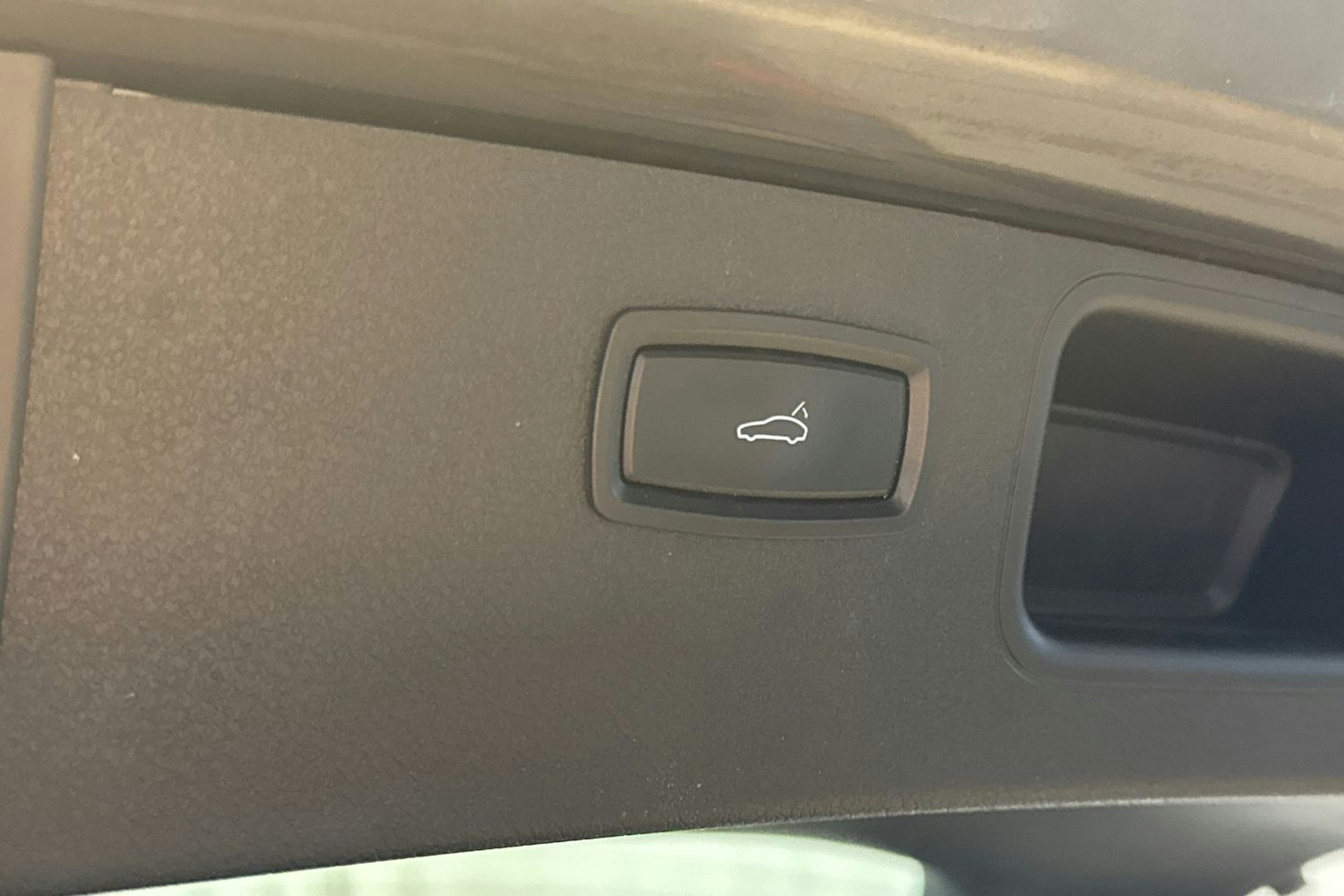 Harmaa Porsche Macan 2015 kuva 18.