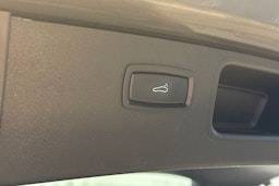 Harmaa Porsche Macan 2015 kuva 18.