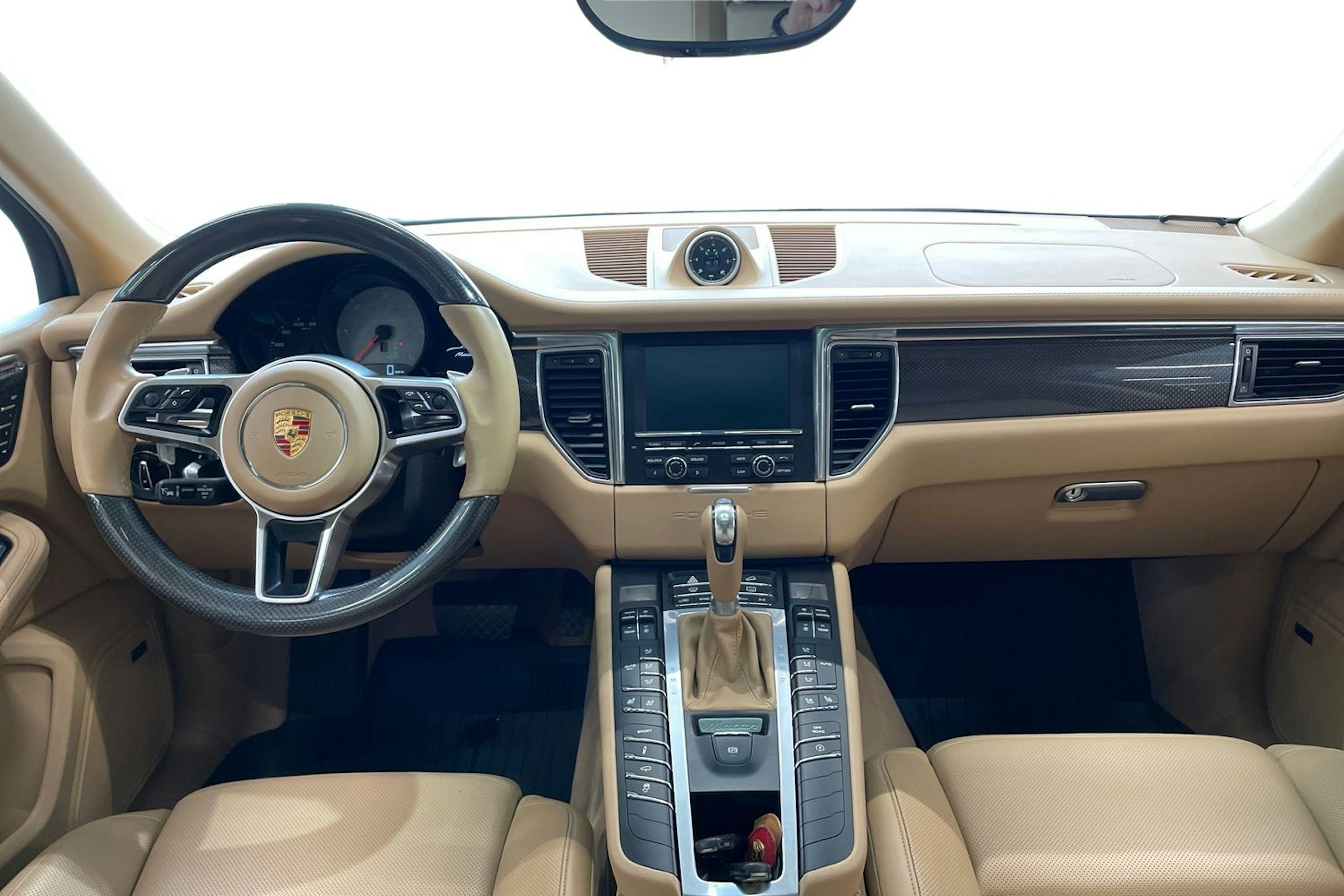 harmaa Porsche Macan 2015 kuva 7.