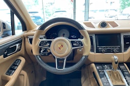 harmaa Porsche Macan 2015 kuva 10.