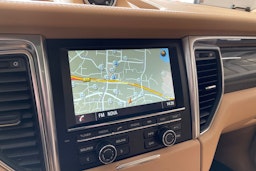 harmaa Porsche Macan 2015 kuva 15.