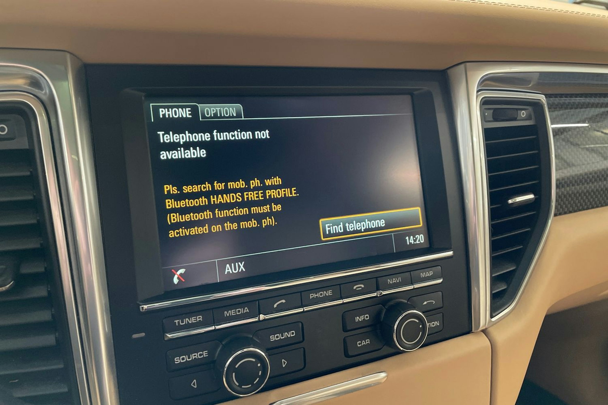 harmaa Porsche Macan 2015 kuva 16.