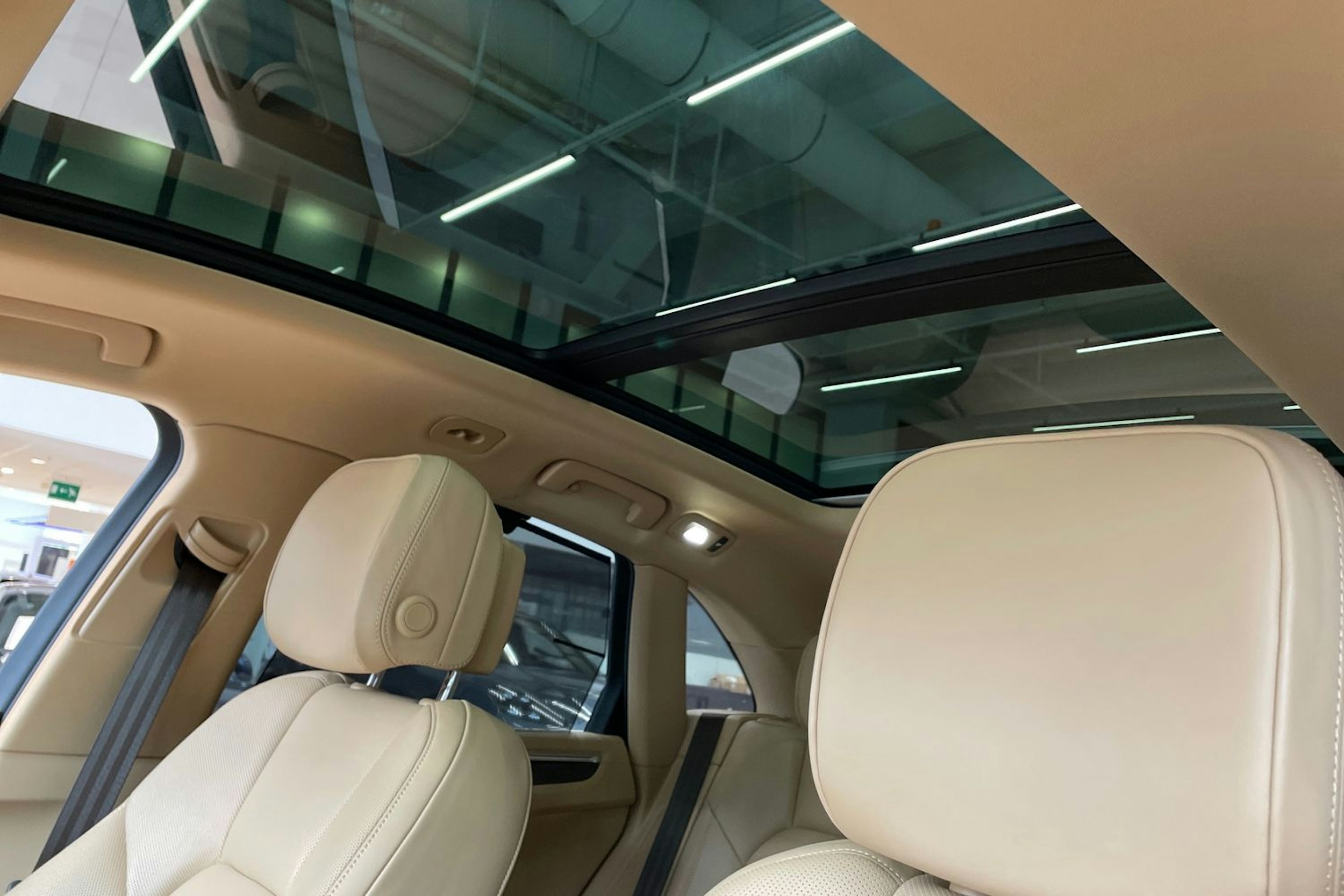 harmaa Porsche Macan 2015 kuva 19.