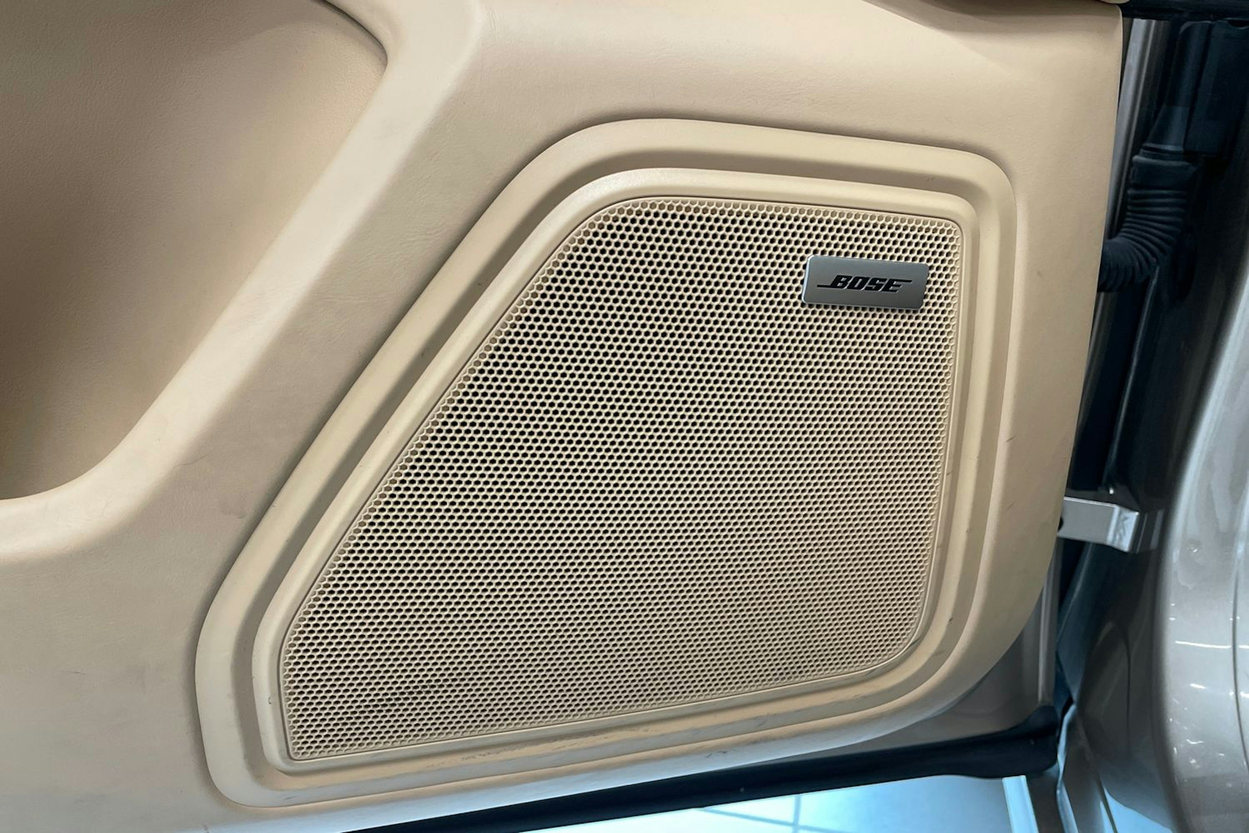 harmaa Porsche Macan 2015 kuva 20.