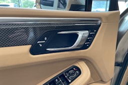 harmaa Porsche Macan 2015 kuva 21.