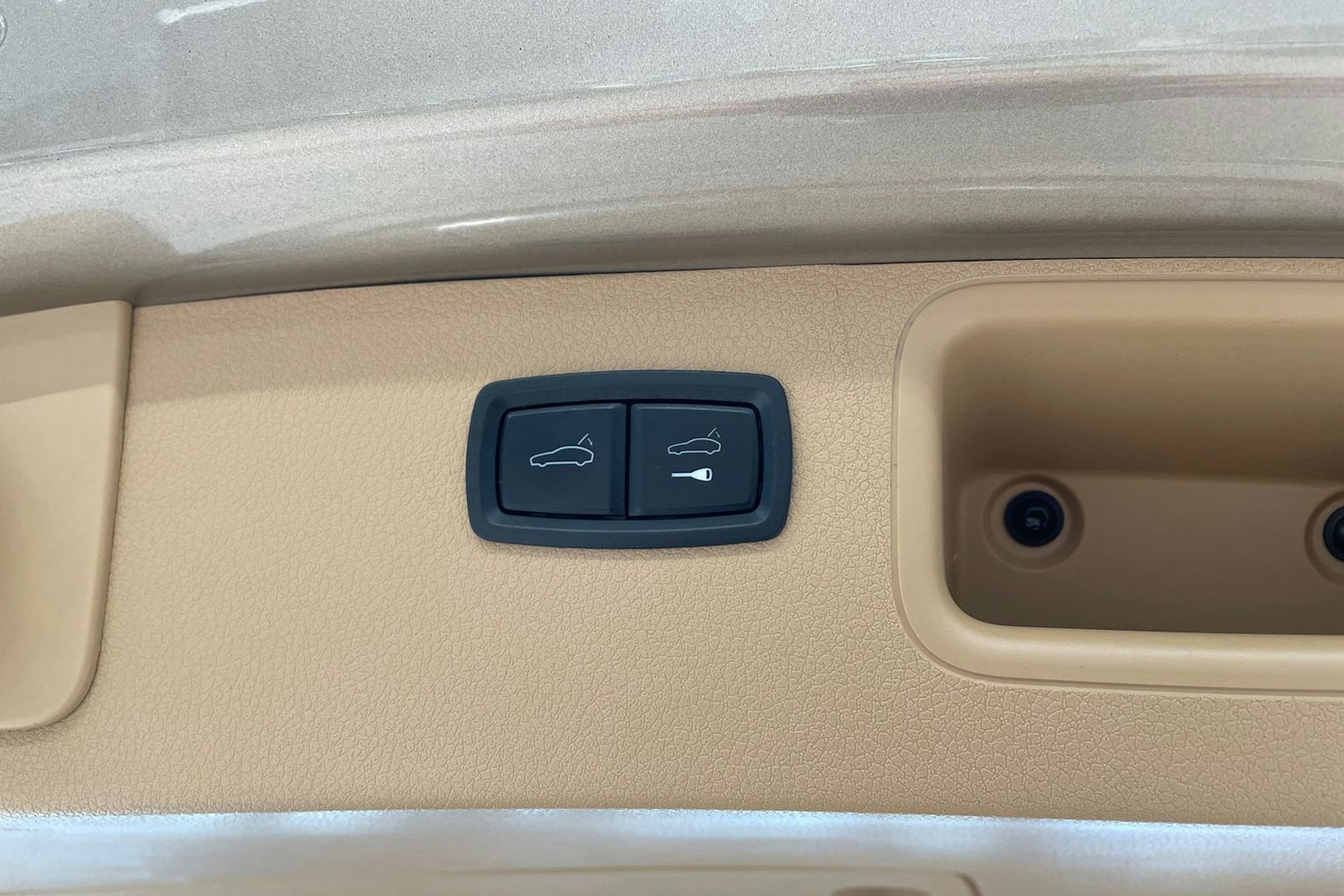 harmaa Porsche Macan 2015 kuva 24.