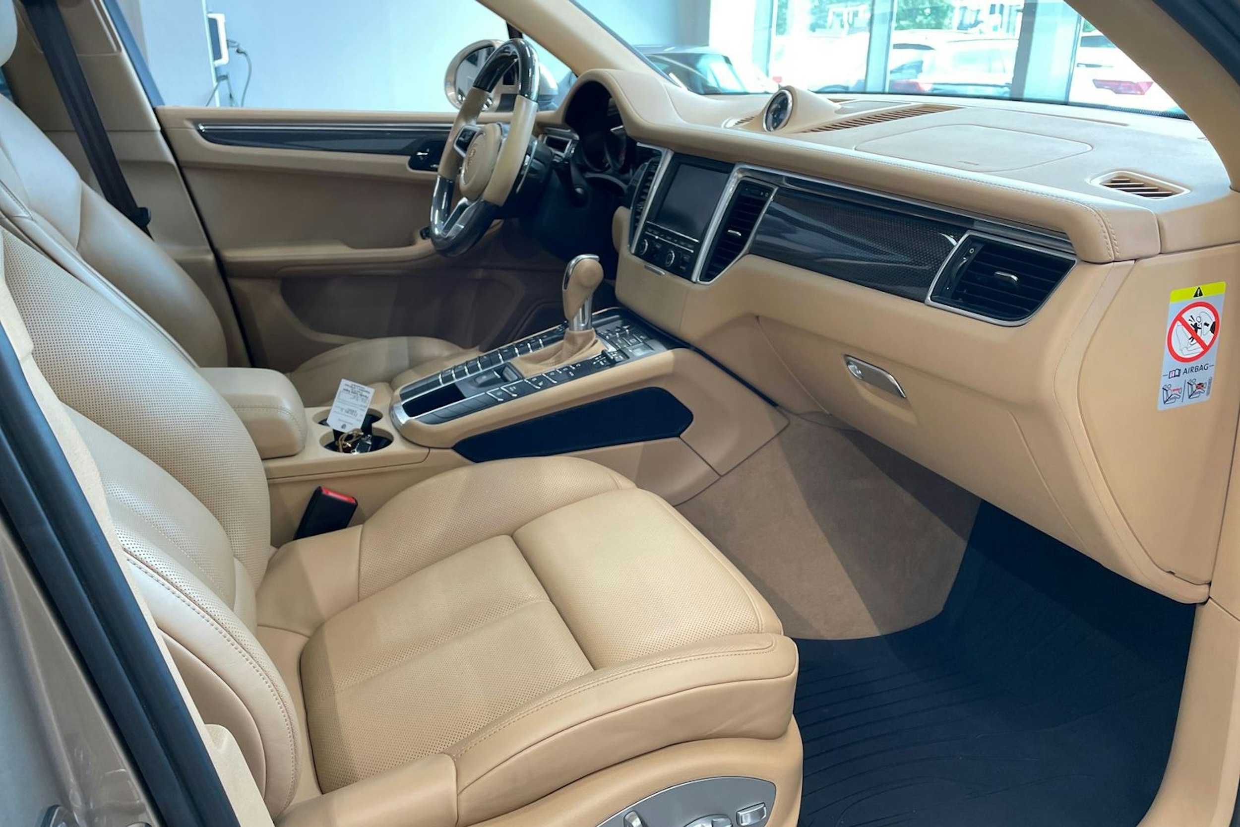 harmaa Porsche Macan 2015 kuva 25.