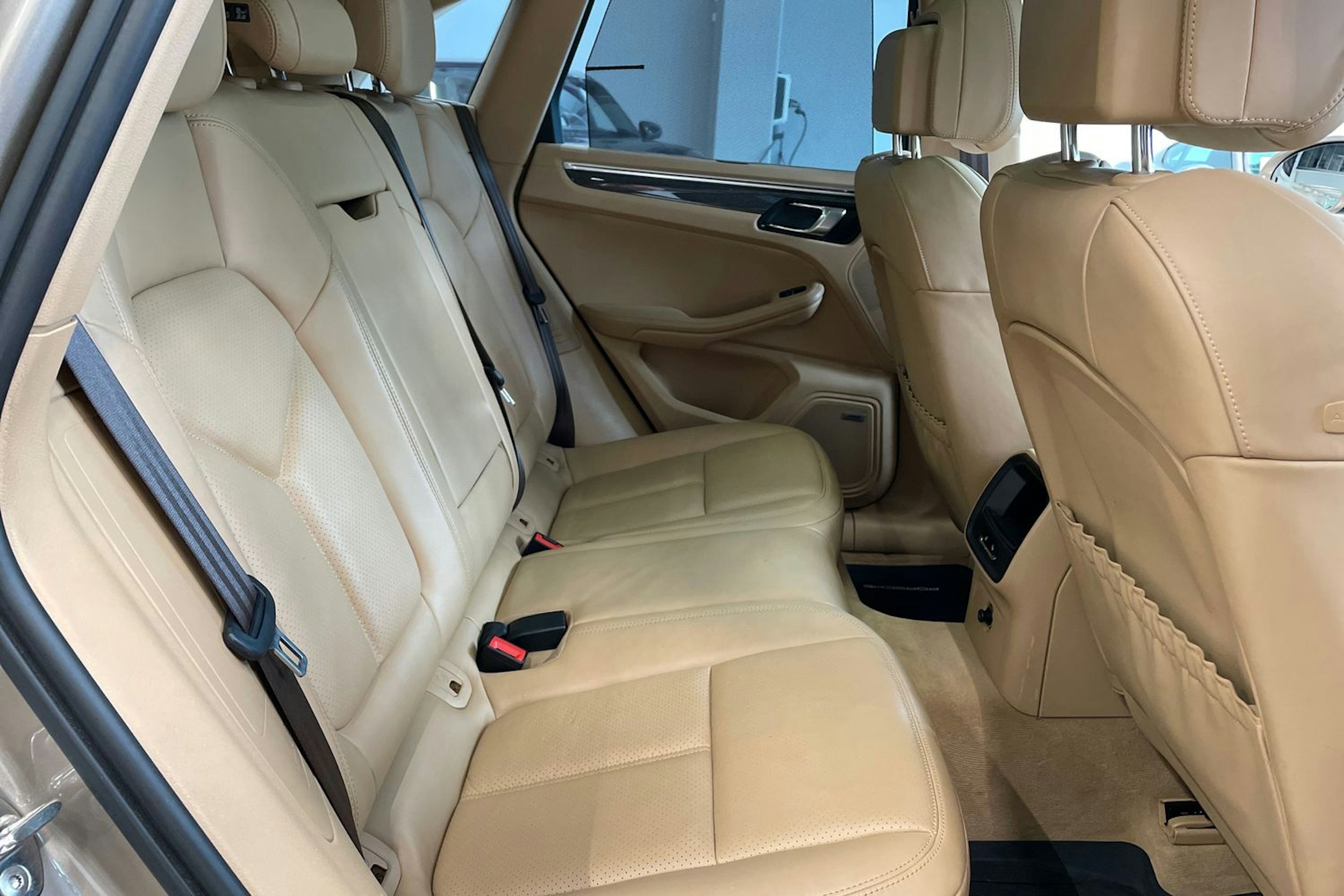 harmaa Porsche Macan 2015 kuva 26.