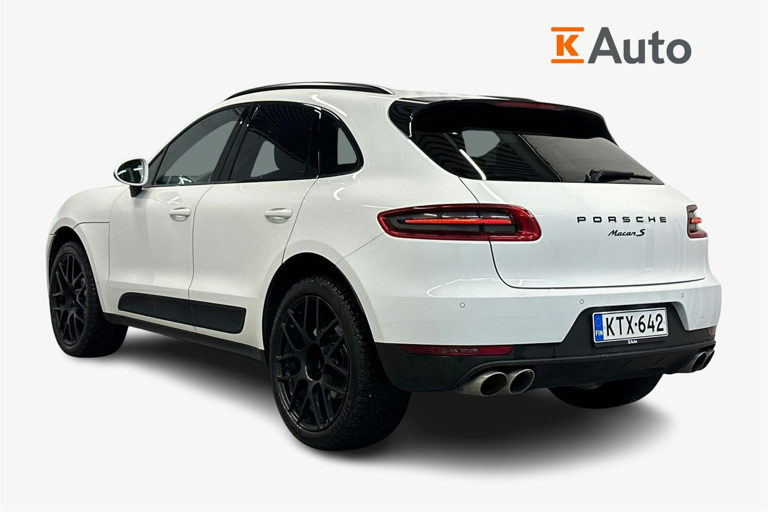 valkoinen Porsche Macan 2016 kuva 2.