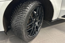 valkoinen Porsche Macan 2016 kuva 11.