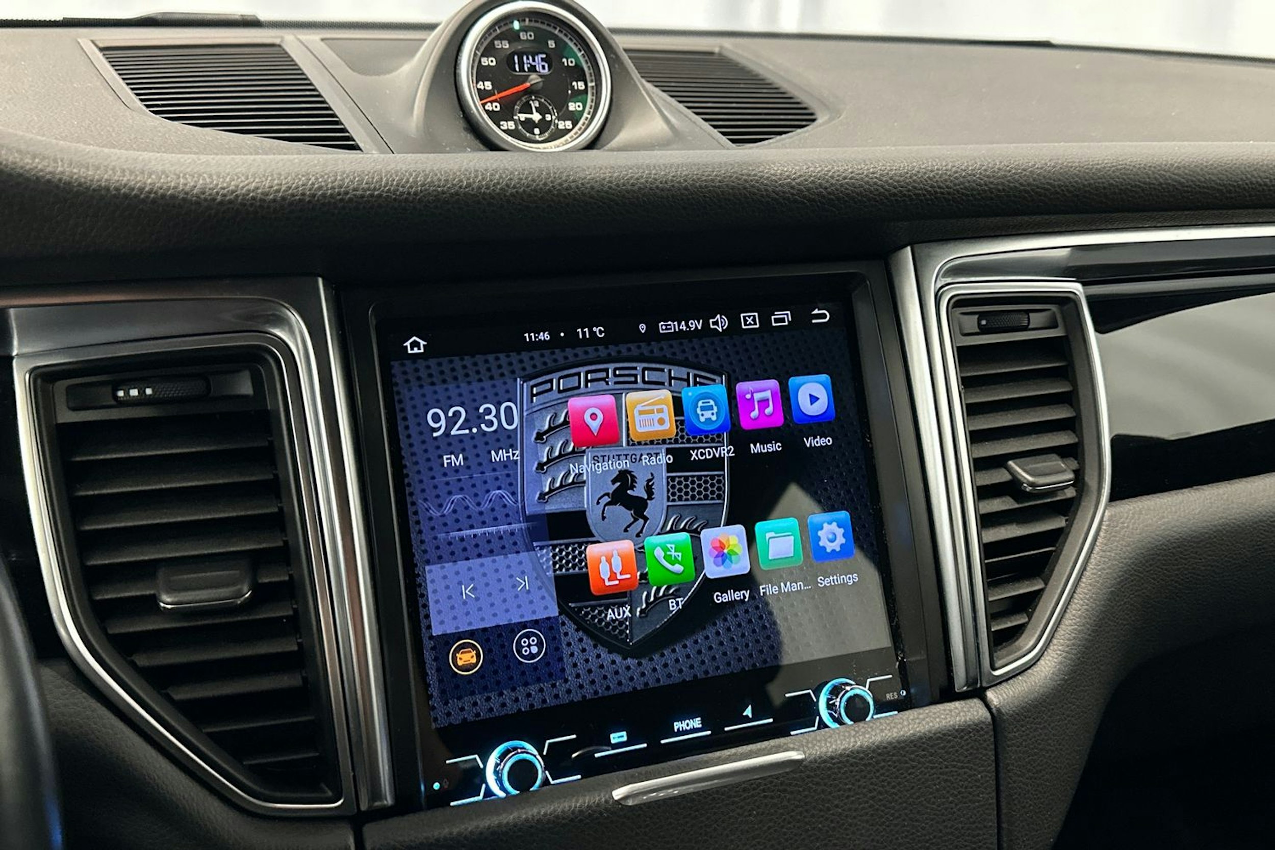 valkoinen Porsche Macan 2016 kuva 17.