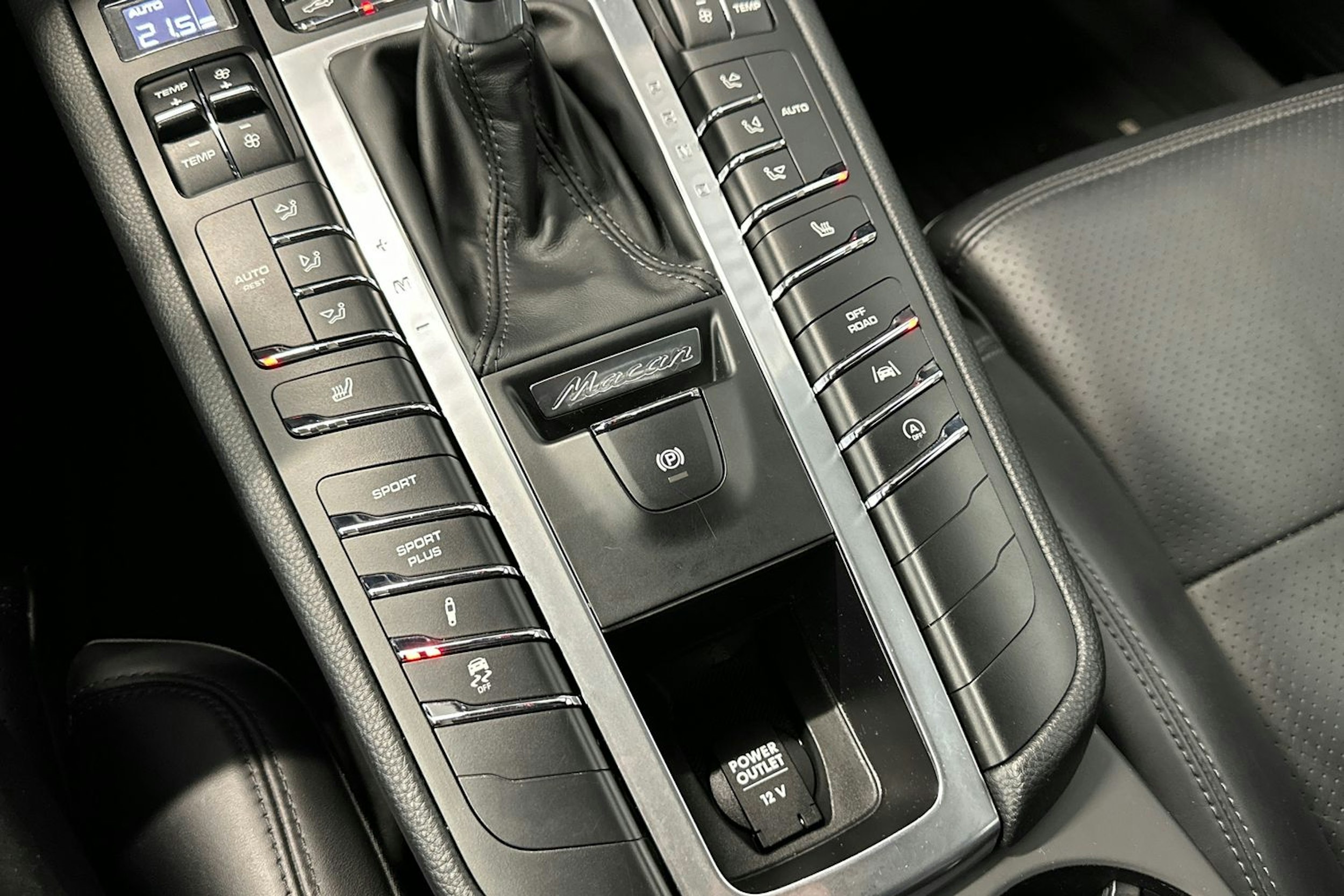 valkoinen Porsche Macan 2016 kuva 20.