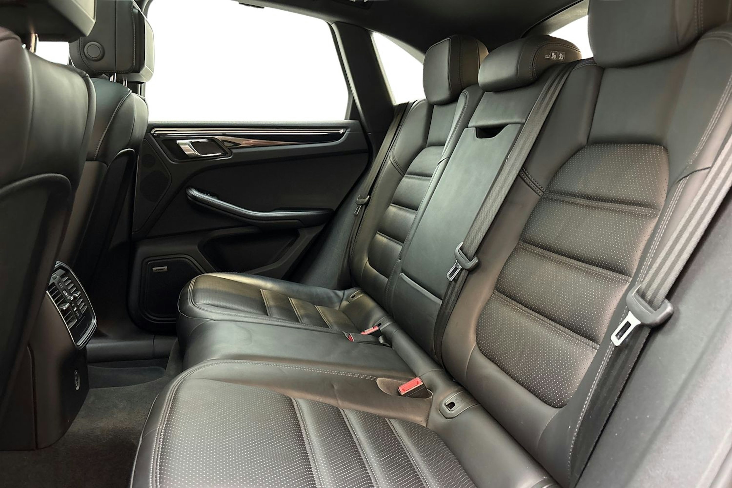 harmaa Porsche Macan 2017 kuva 8.