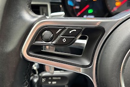 harmaa Porsche Macan 2017 kuva 22.