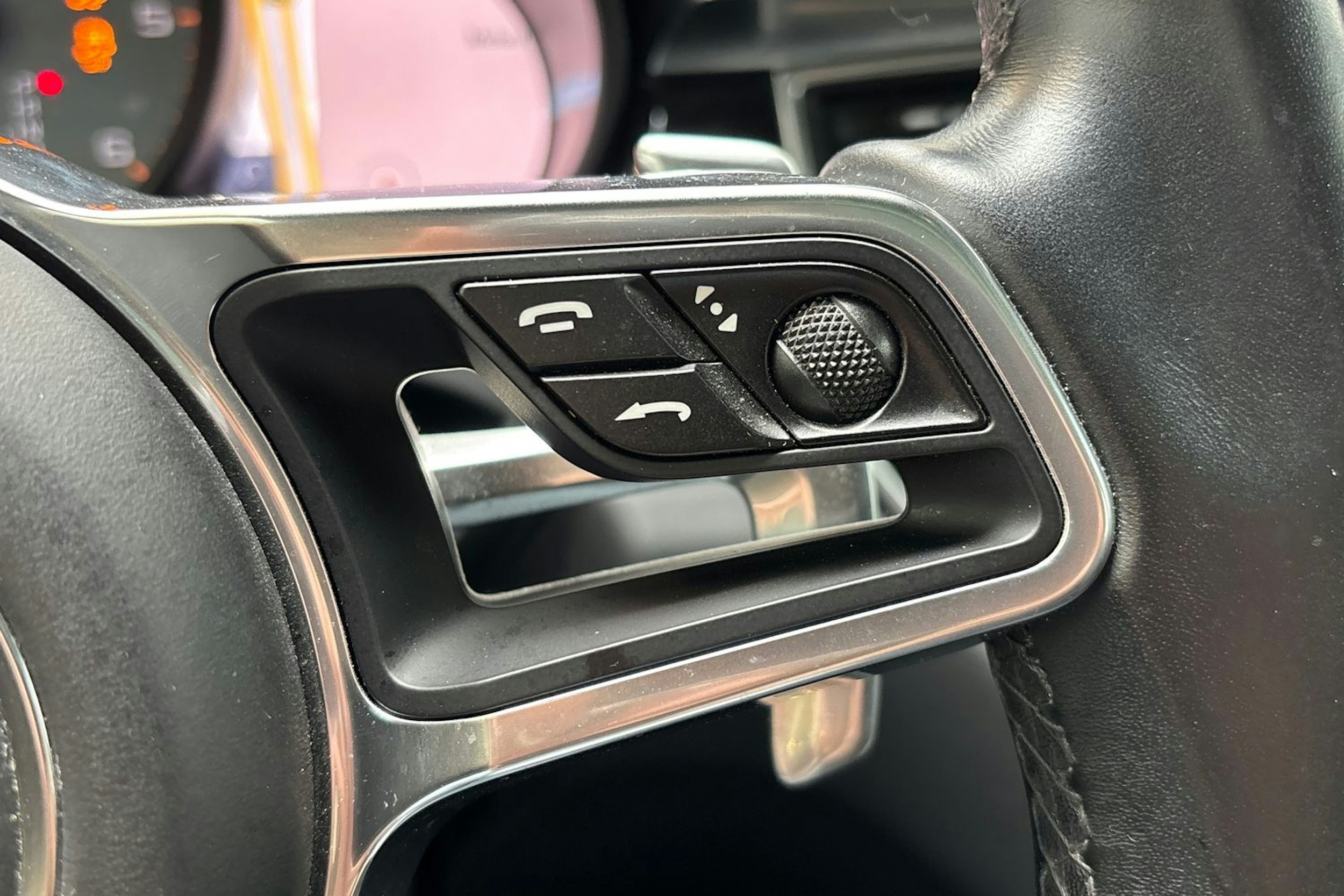 harmaa Porsche Macan 2017 kuva 23.