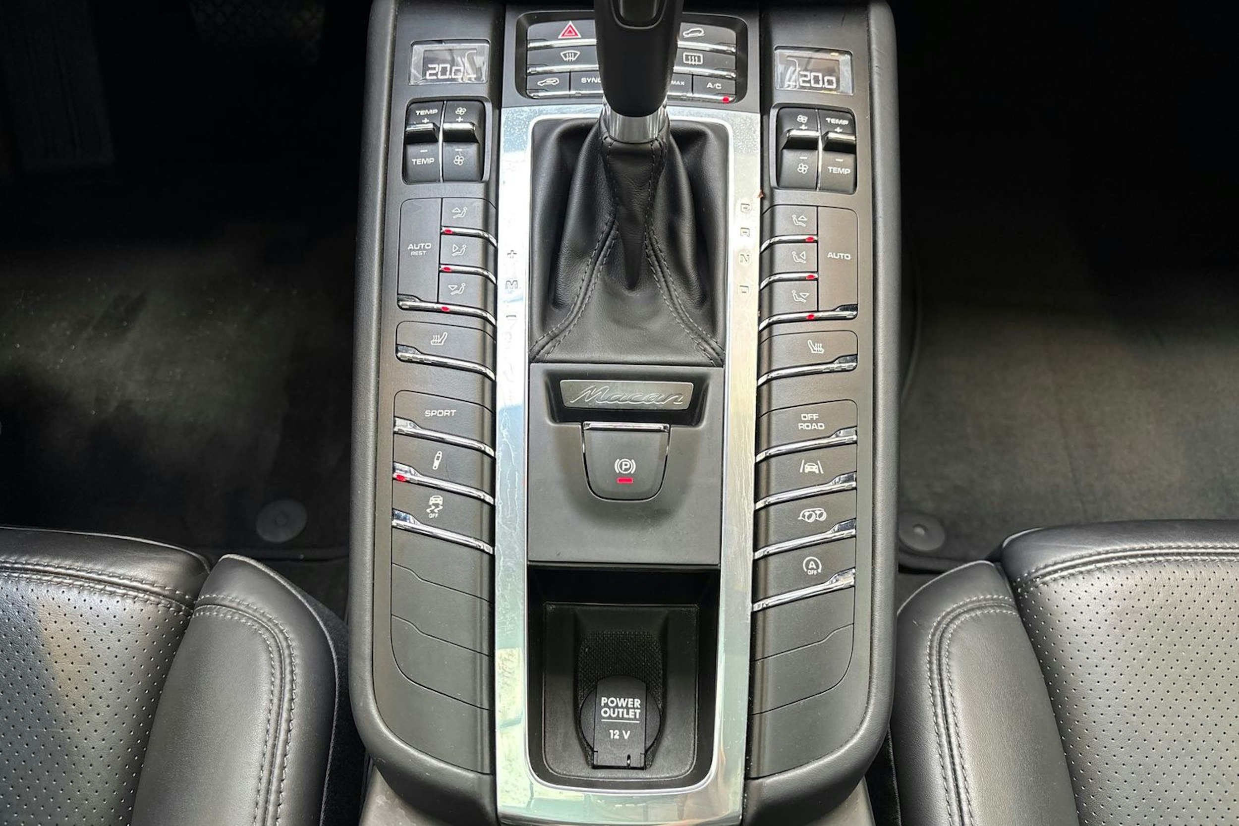 harmaa Porsche Macan 2017 kuva 33.