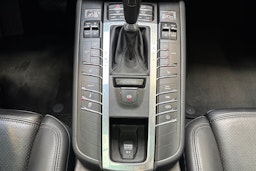 harmaa Porsche Macan 2017 kuva 33.