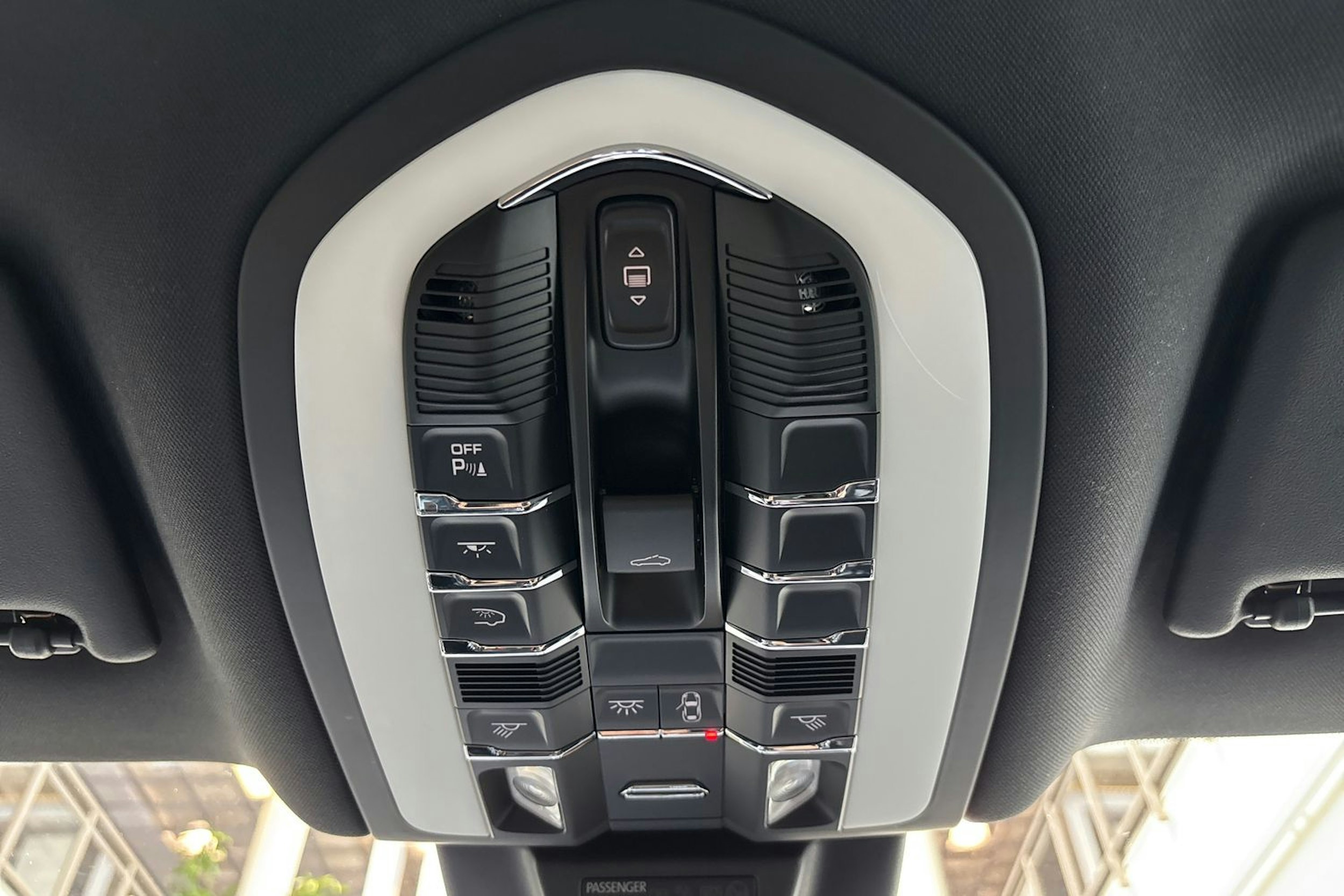 harmaa Porsche Macan 2017 kuva 35.