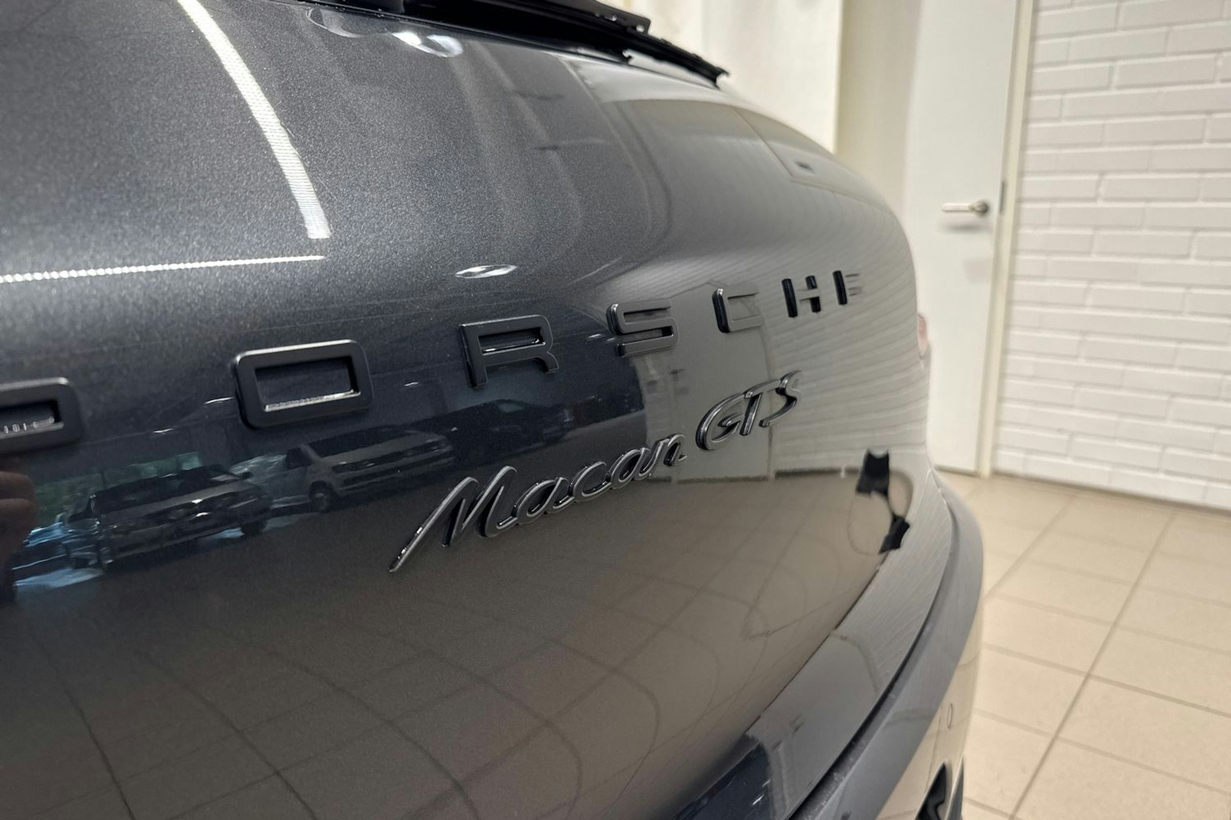 harmaa Porsche Macan 2017 kuva 11.