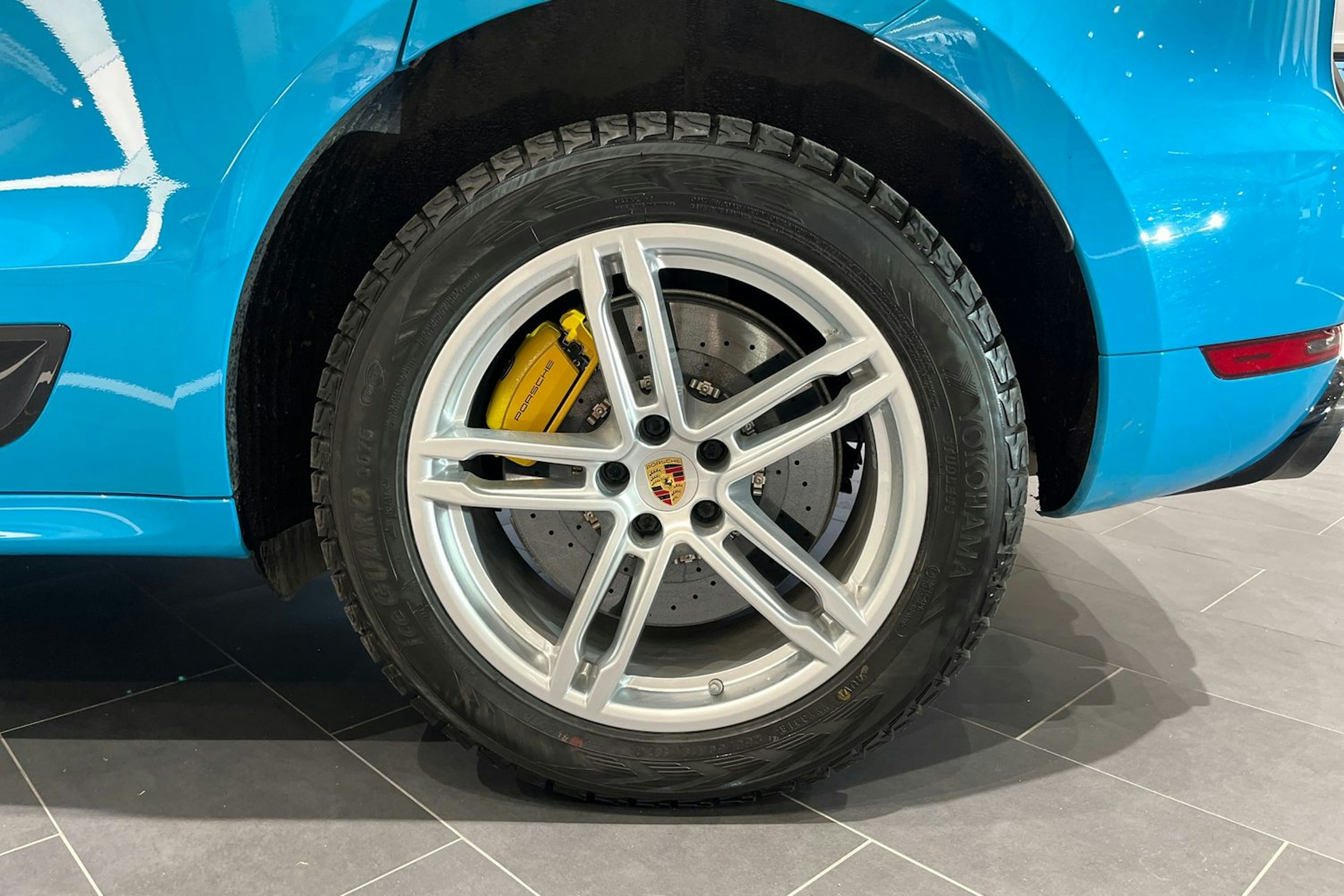 Sininen Porsche Macan 2019 kuva 10.