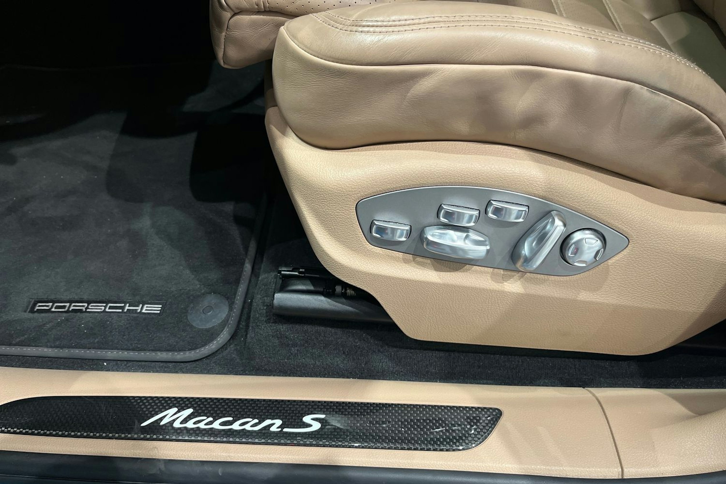 Sininen Porsche Macan 2019 kuva 16.