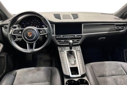 Valkoinen Porsche Macan 2019 kuva 7.
