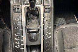 Valkoinen Porsche Macan 2019 kuva 14.
