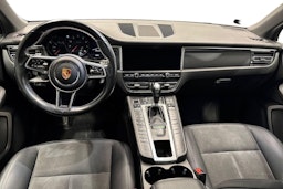 Musta Porsche Macan 2021 kuva 7.